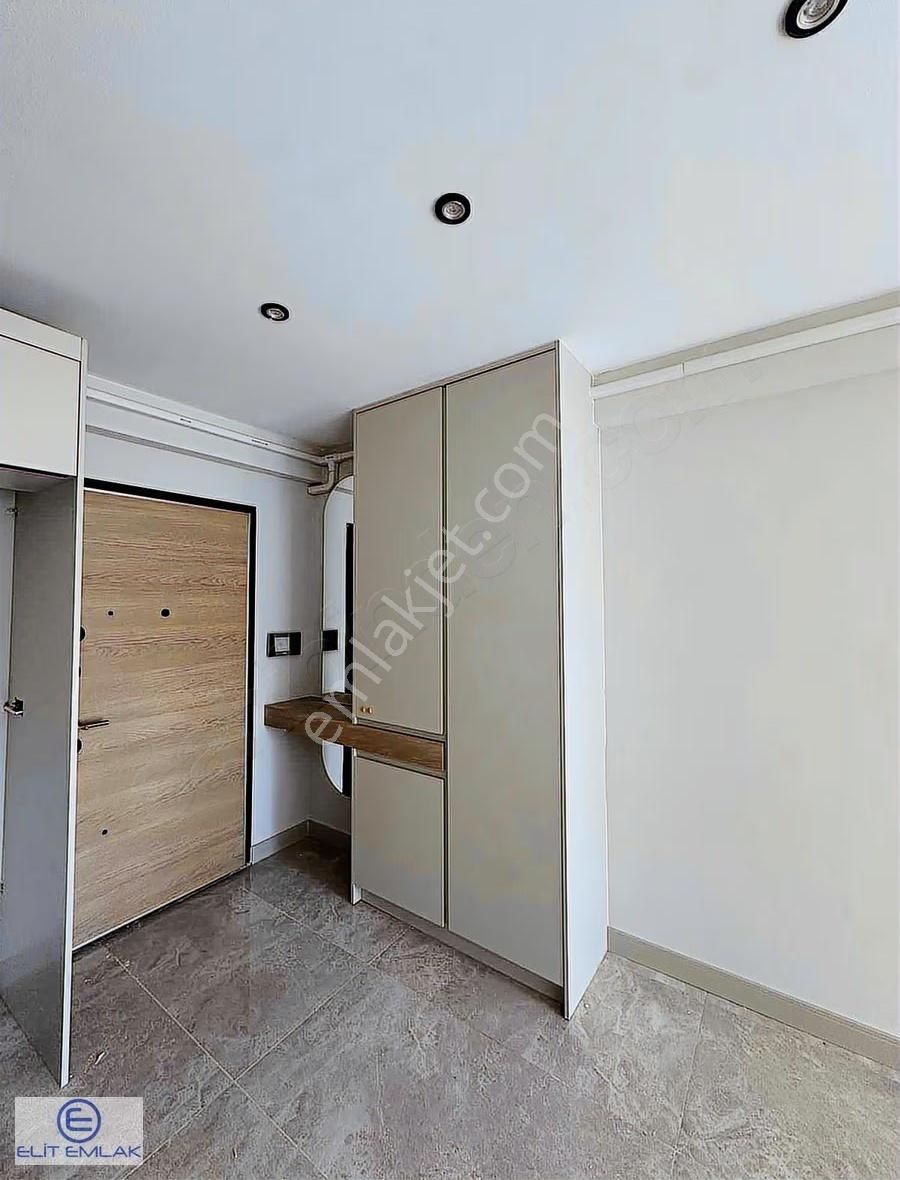 Girne Mahallesi Kapalı Otoparklı Lüks 2+1 Ara Kat Daire