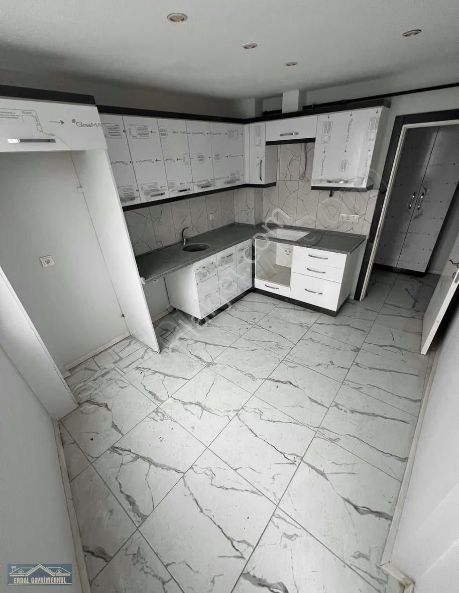 Cadde Üzeri Sıfır Arakat Asansörlü Daire