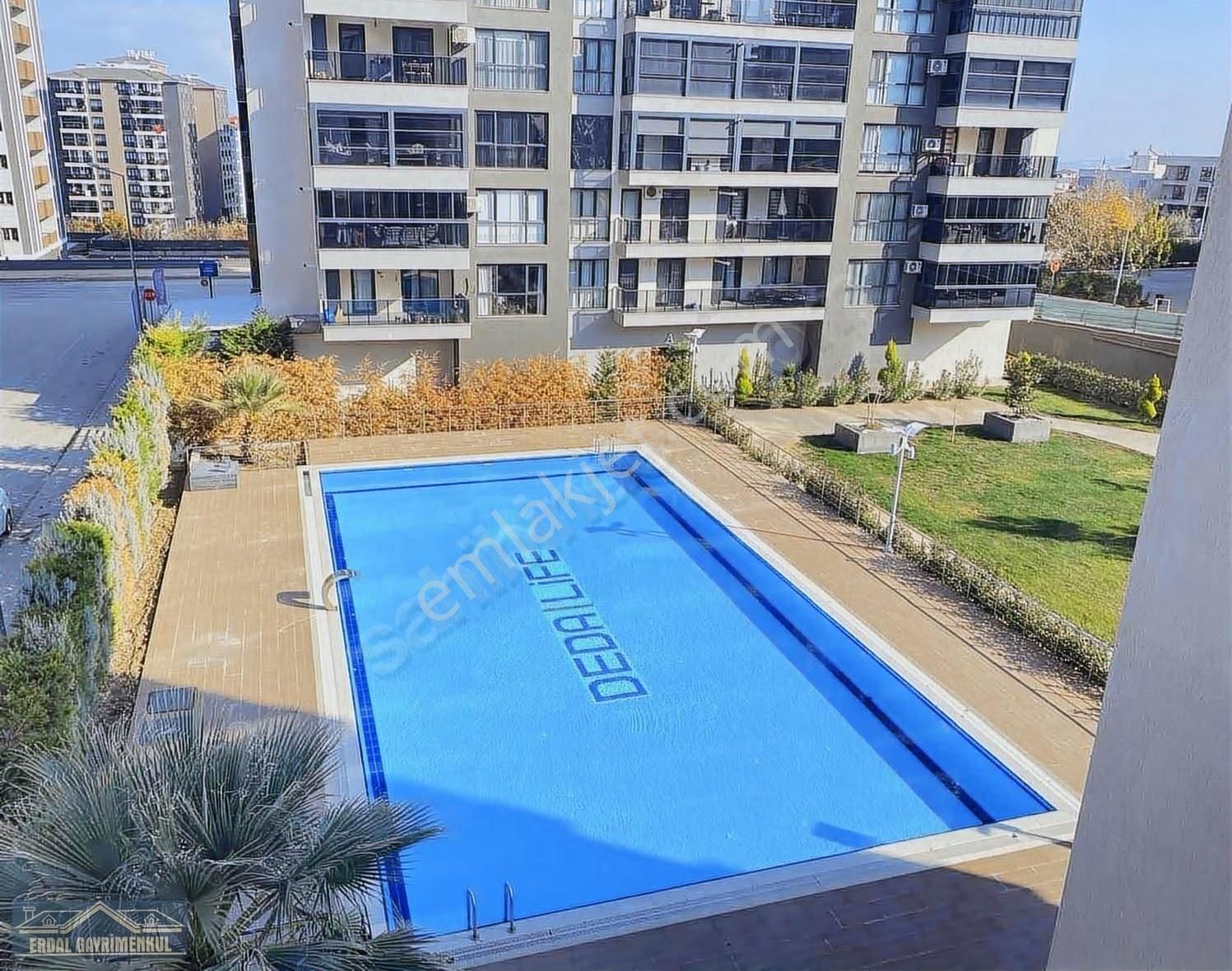 Şemikler'de Site İçinde Satılık 2+1 Ara Kat Daire