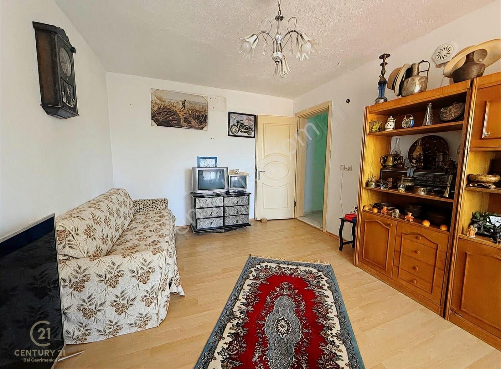 Century21 Bal Pamukçu Dişbudak Köyünde İki Katlı Müstakil Ev - Görsel 14