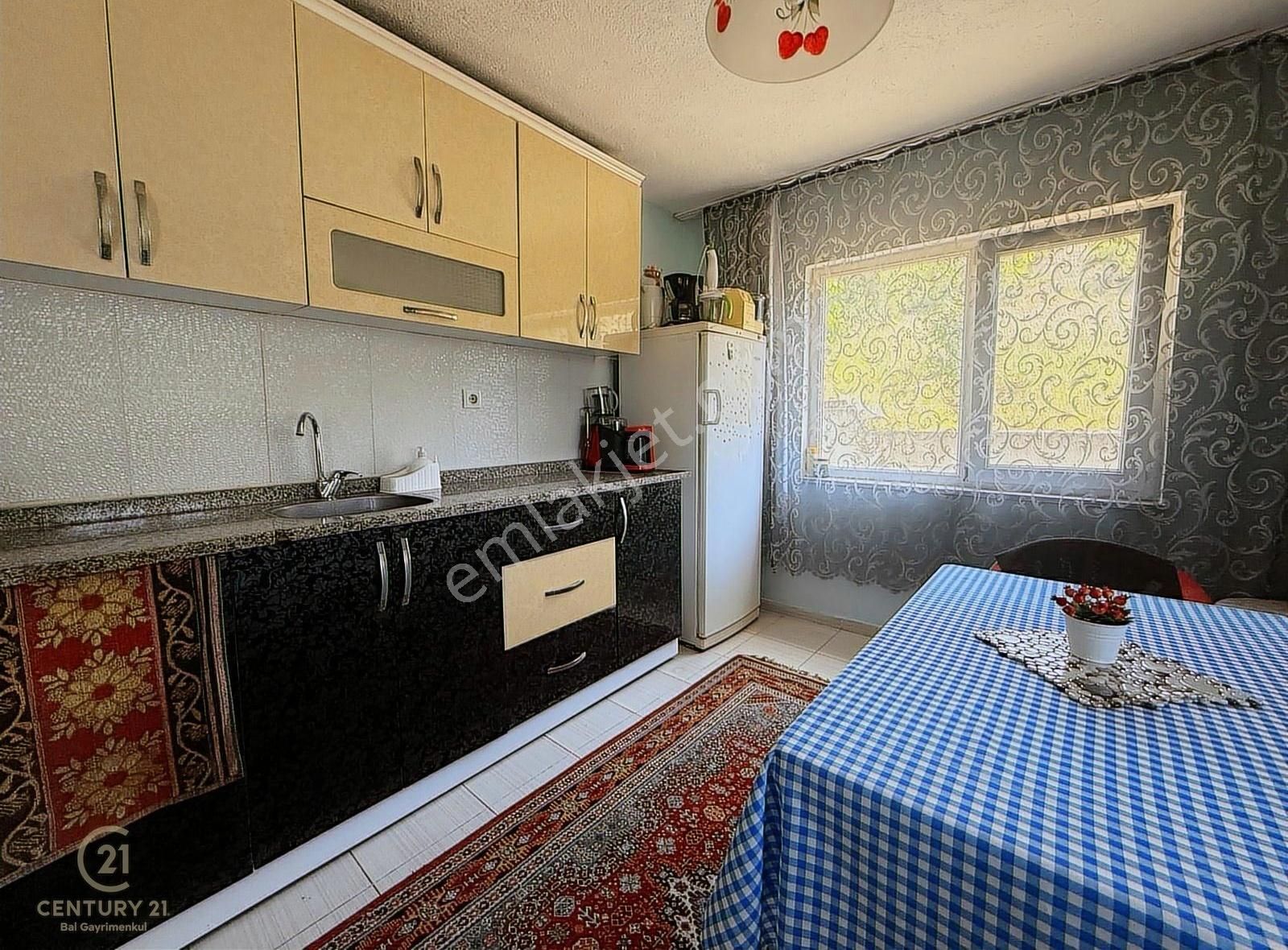 Century21 Bal Pamukçu Dişbudak Köyünde İki Katlı Müstakil Ev - Görsel 12