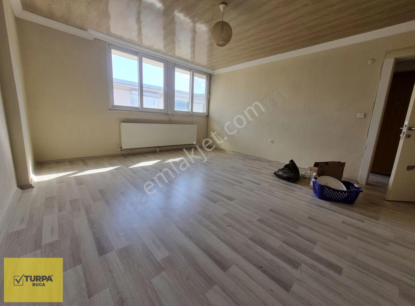Turpa Buca'dan Hastaneye Yakın Kapalı Mutfak Geniş Ve Ferahdaire