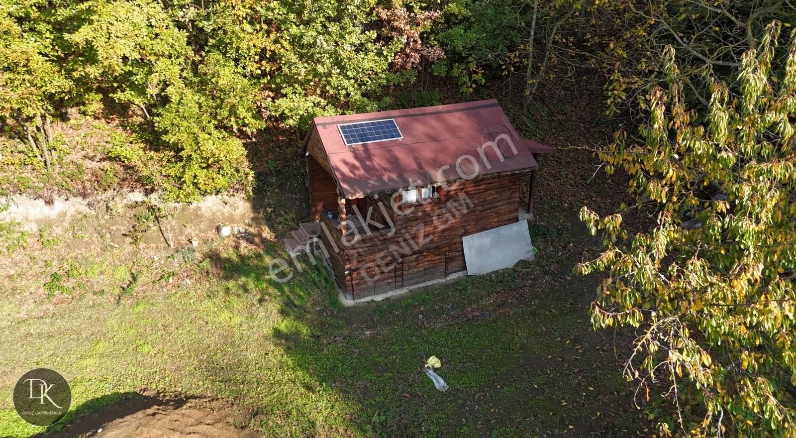 Deniz'den Akçat Mh'de İçinde Ev Bulunan %5 İmarlı Tarla