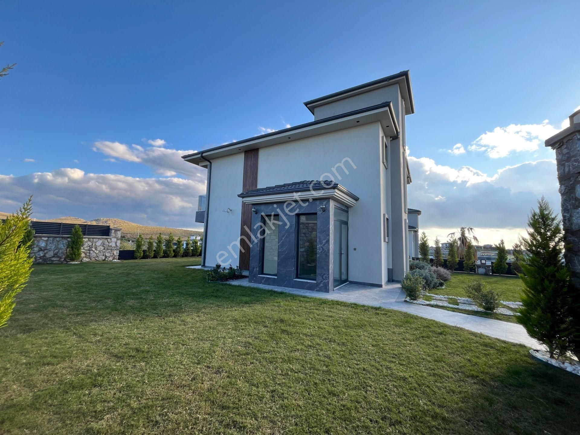 Seferihisar Bahçeşehir – Özel Yaşam Konseptli Lüks Villa - Görsel 29