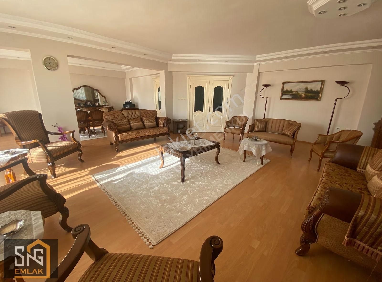 Sng Gyd'den Hasarsız,bakımlı Satılık 5+2 Dubleks Daire