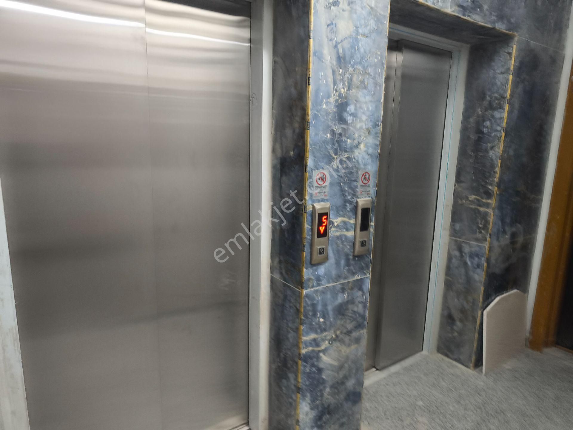 Çok Acil Sultanbeyli Tugutreis Cade Üstü Satılık 110 M.3+1 Daire - Görsel 2