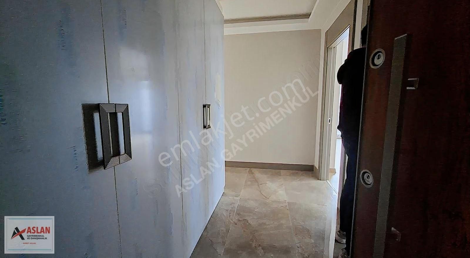 Çengelköyde Merkezi Konumda 4+1 Çatı Dubleksi 130 M2 Önü Açık - Görsel 10