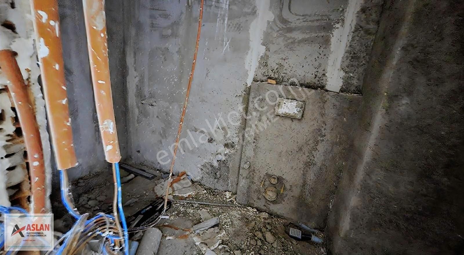 Çengelköyde Merkezi Konumda 4+1 Çatı Dubleksi 130 M2 Önü Açık - Görsel 6