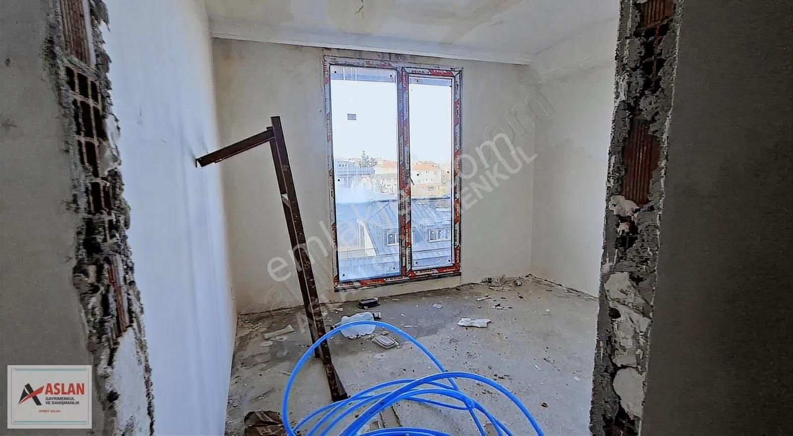 Çengelköyde Merkezi Konumda 4+1 Çatı Dubleksi 130 M2 Önü Açık - Görsel 4