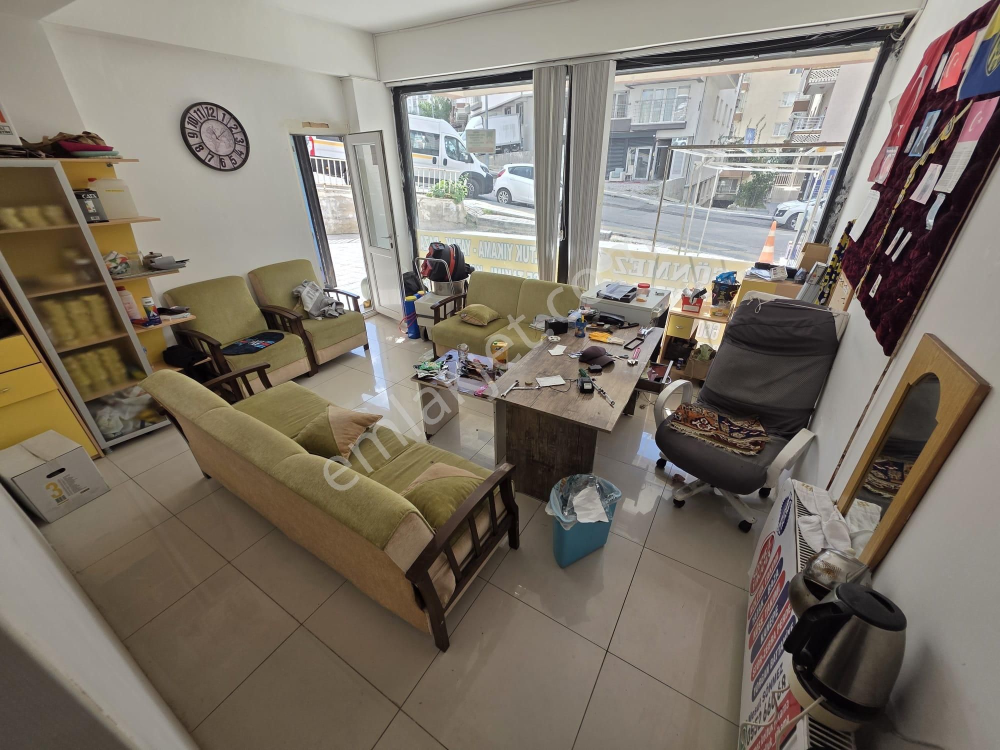 Çambaşı Caddesine Komşu 250 M2 Köşe Konumlu Dükkan