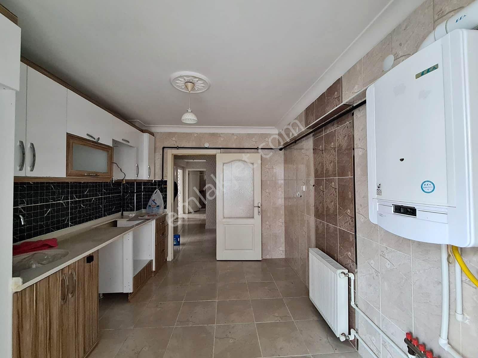 Yükseltepe'de Yeni Binada Asansörlü Cam Balkonlu 3+1 Kiralık - Görsel 4