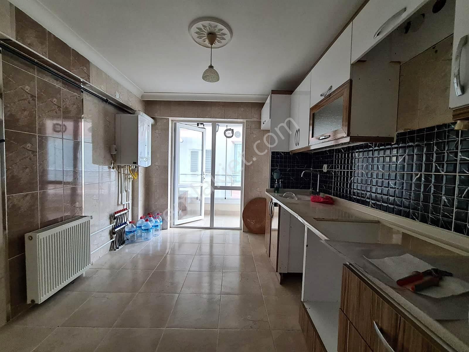 Yükseltepe'de Yeni Binada Asansörlü Cam Balkonlu 3+1 Kiralık - Görsel 5