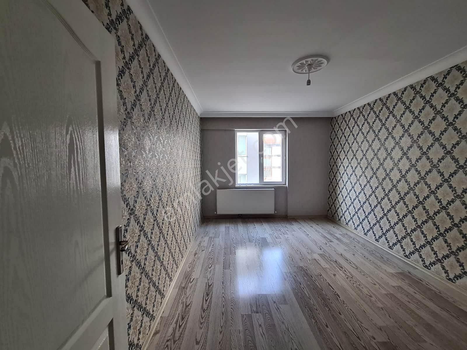 Yükseltepe'de Yeni Binada Asansörlü Cam Balkonlu 3+1 Kiralık - Görsel 16