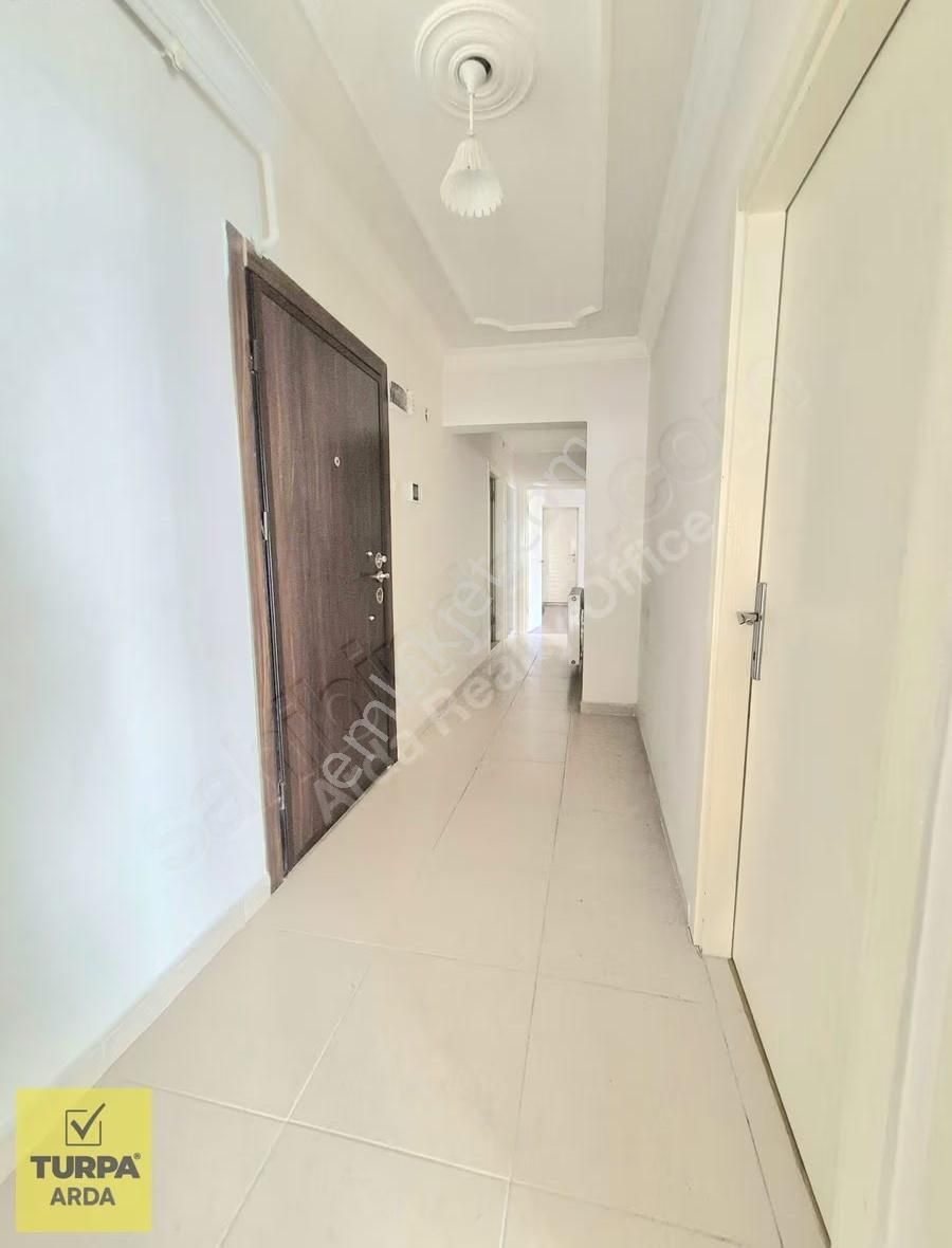 K.yaka Tuna Mah. Özel Teraslı Asansörlü Önü Açık 3+1 160 M2 - Görsel 13