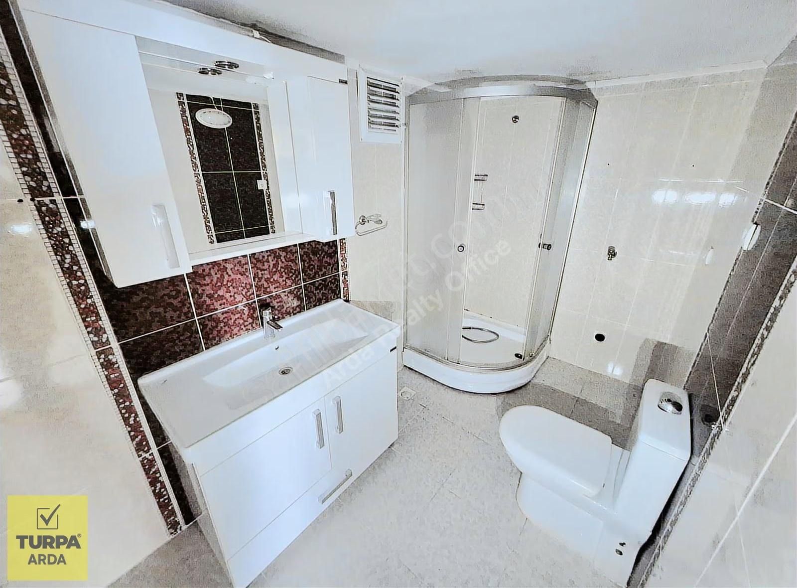 K.yaka Tuna Mah. Özel Teraslı Asansörlü Önü Açık 3+1 160 M2 - Görsel 6