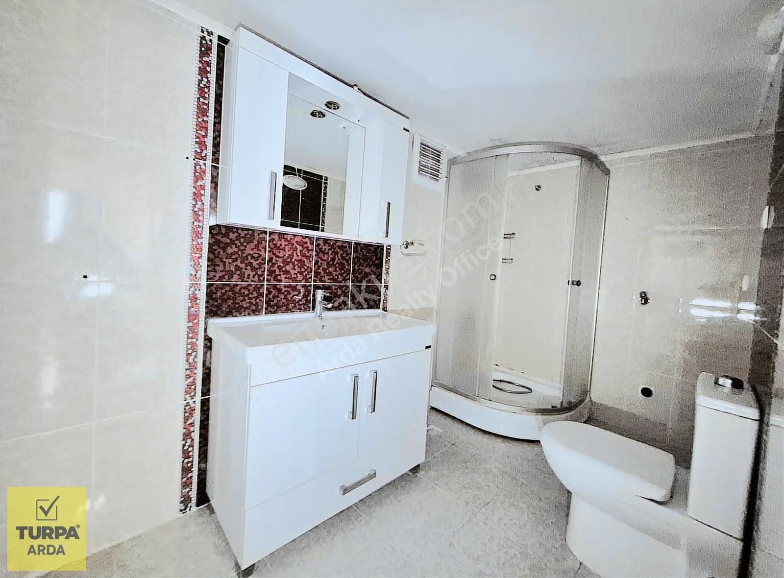 K.yaka Tuna Mah. Özel Teraslı Asansörlü Önü Açık 3+1 160 M2 - Görsel 10