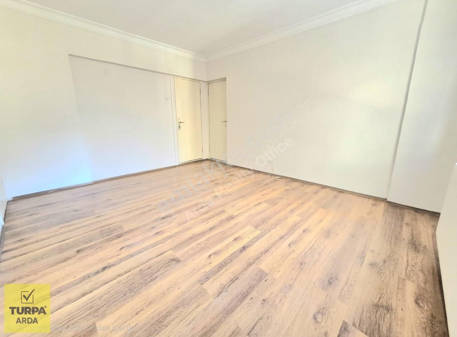 K.yaka Tuna Mah. Özel Teraslı Asansörlü Önü Açık 3+1 160 M2 - Görsel 27