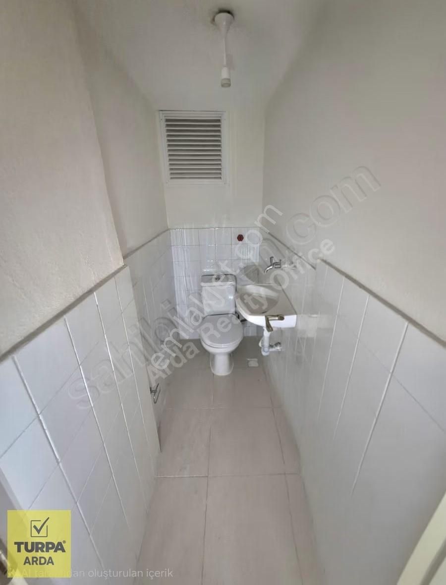 K.yaka Tuna Mah. Özel Teraslı Asansörlü Önü Açık 3+1 160 M2 - Görsel 2