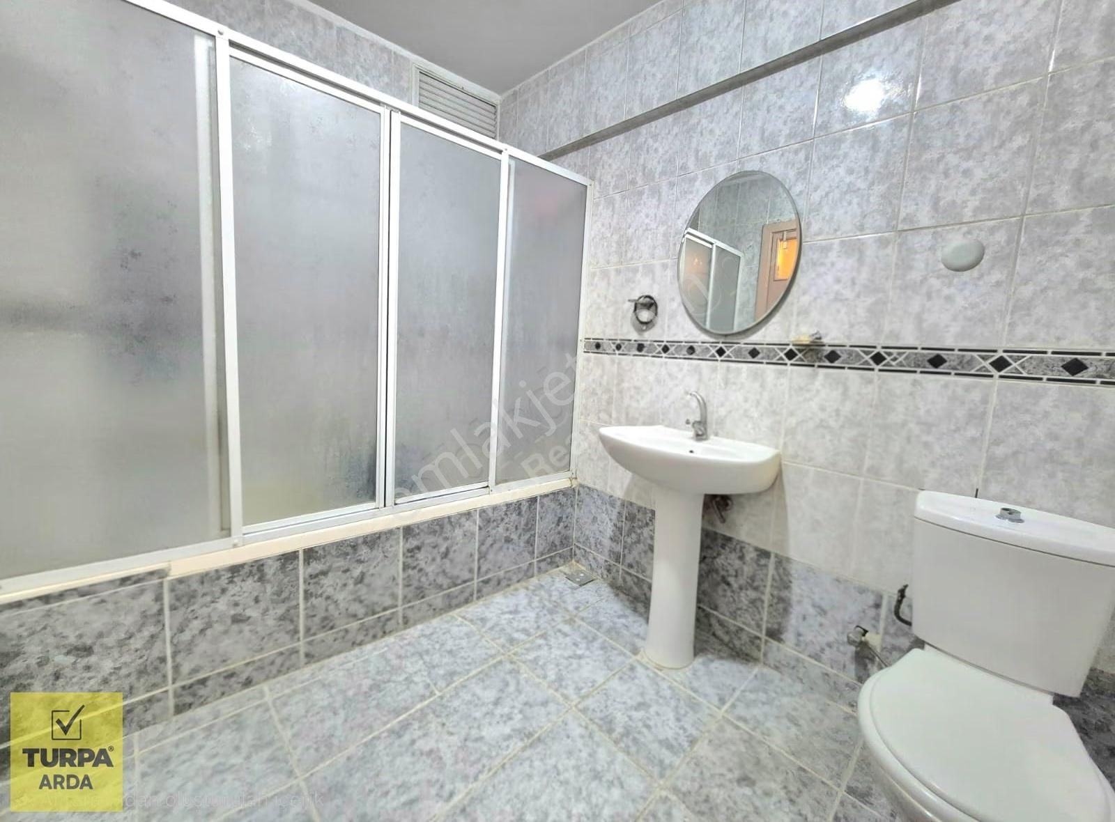 K.yaka Bahçelievler Mah. Çift Cephe D.gazlı 3+1 150 M2 - Görsel 2