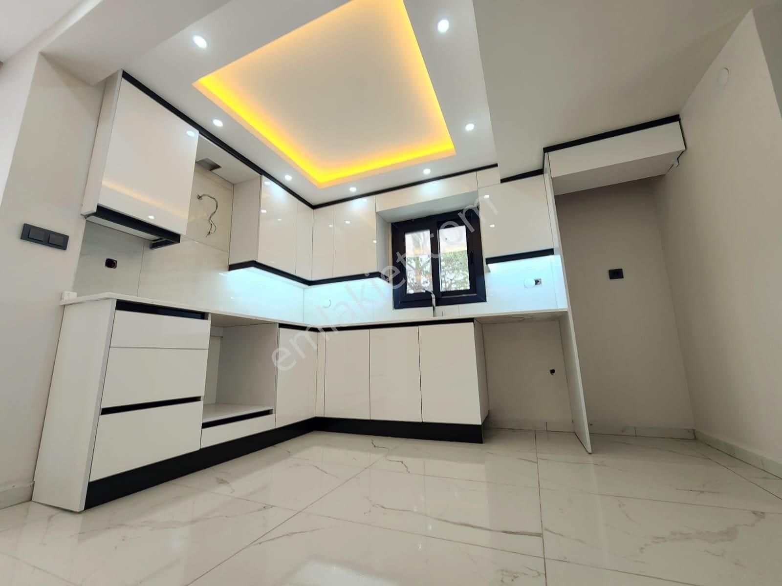Güzelçamlı Da Plaja Çok Yakın Bahçeli Villa - Görsel 12