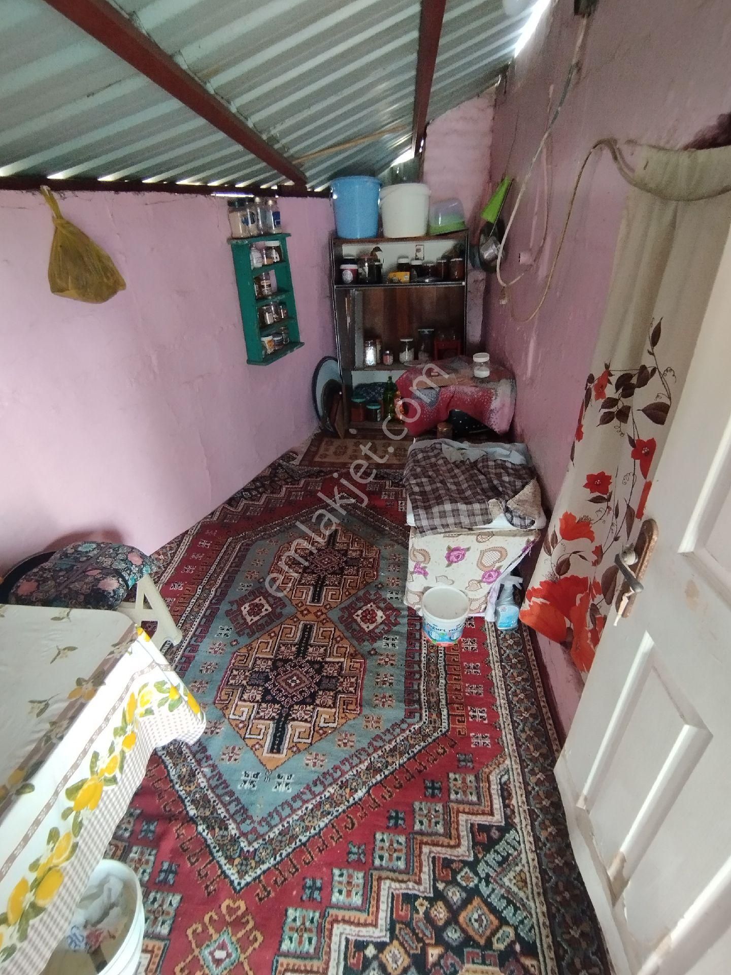 Müstakil Tapulu Ev, Arsa Ve Ahırı Olan 1234 M2 - Görsel 7