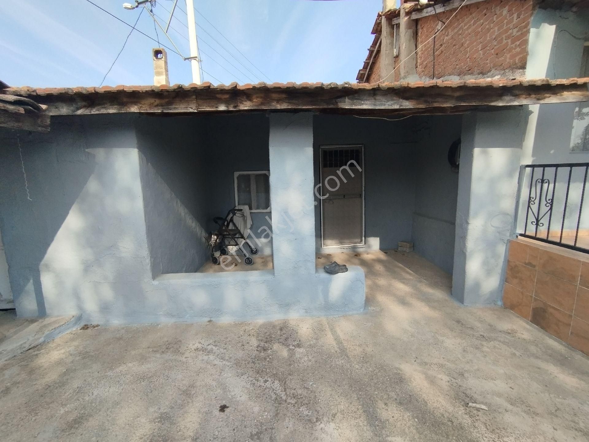 Müstakil Tapulu Ev, Arsa Ve Ahırı Olan 1234 M2 - Görsel 24