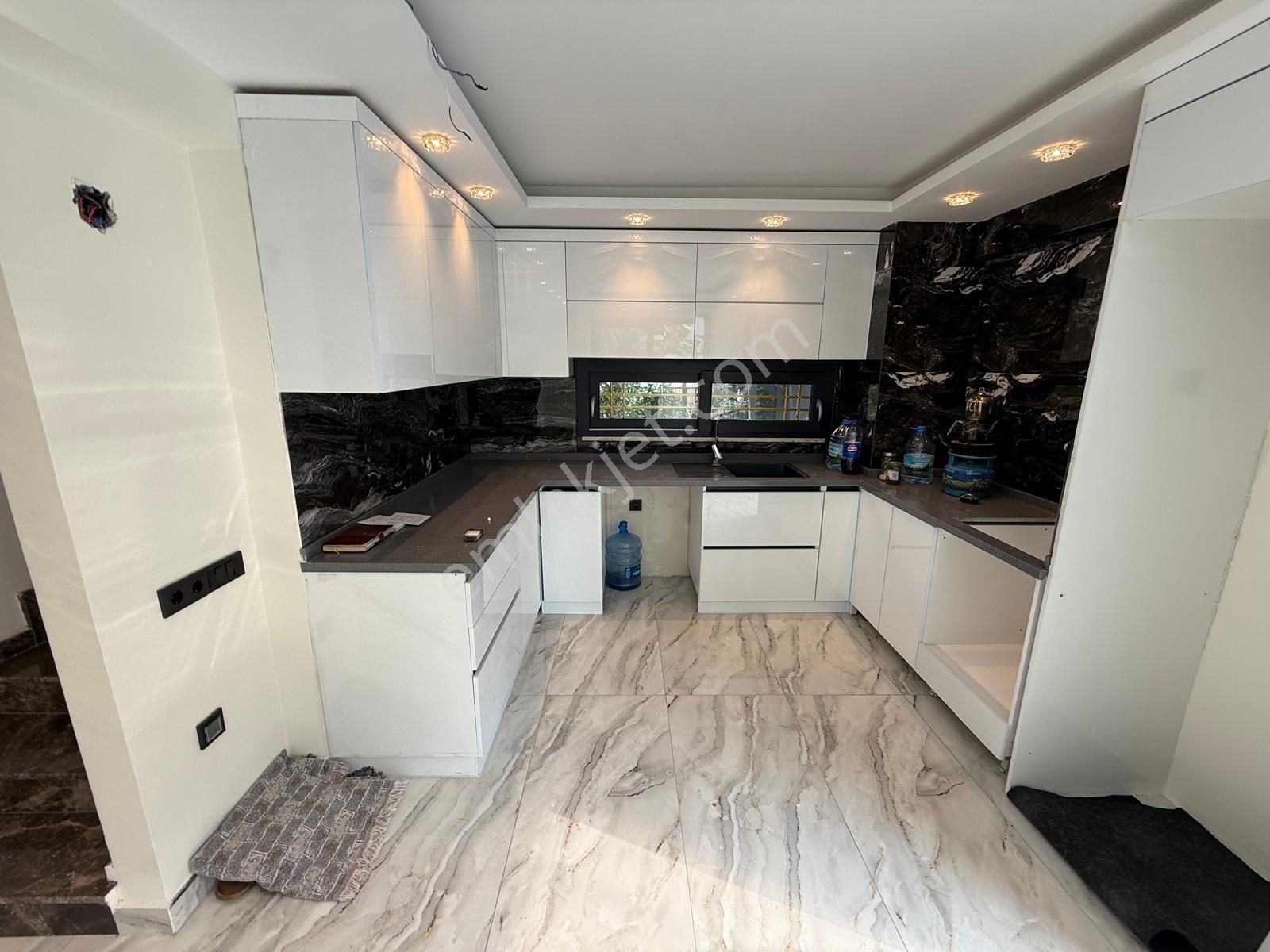 Kuşadası K Denizinde 4+1 Müstakil Sat - Görsel 16