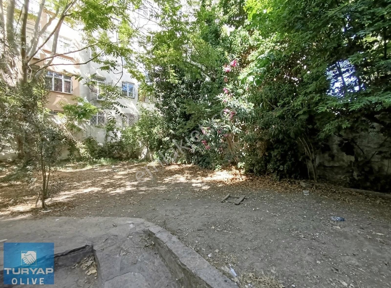 Fatih İskenderpaşa'da Satılık 3+1 Daire 1322 M2 Arsa Alanı Site - Görsel 6