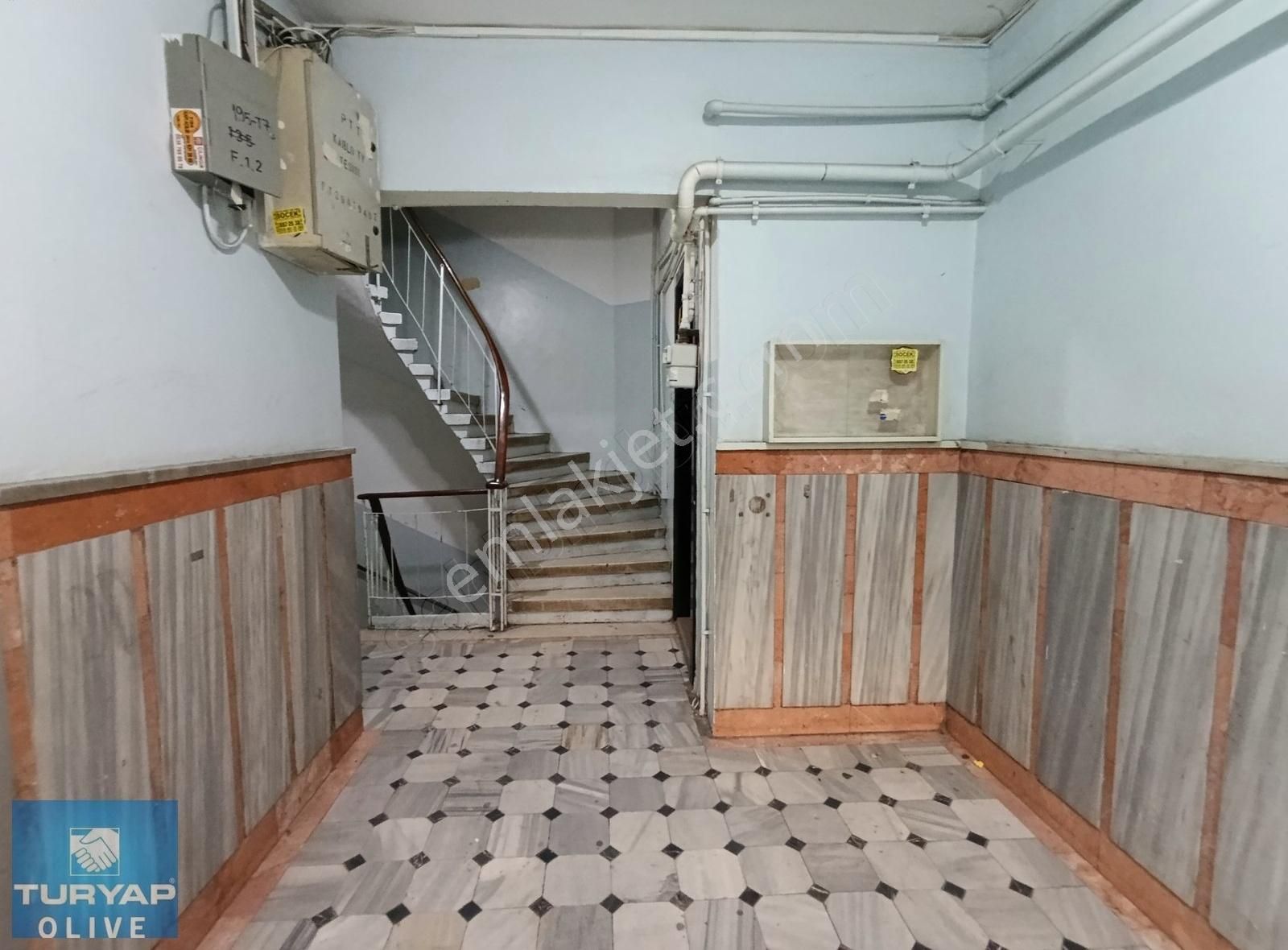 Fatih İskenderpaşa'da Satılık 3+1 Daire 1322 M2 Arsa Alanı Site - Görsel 8