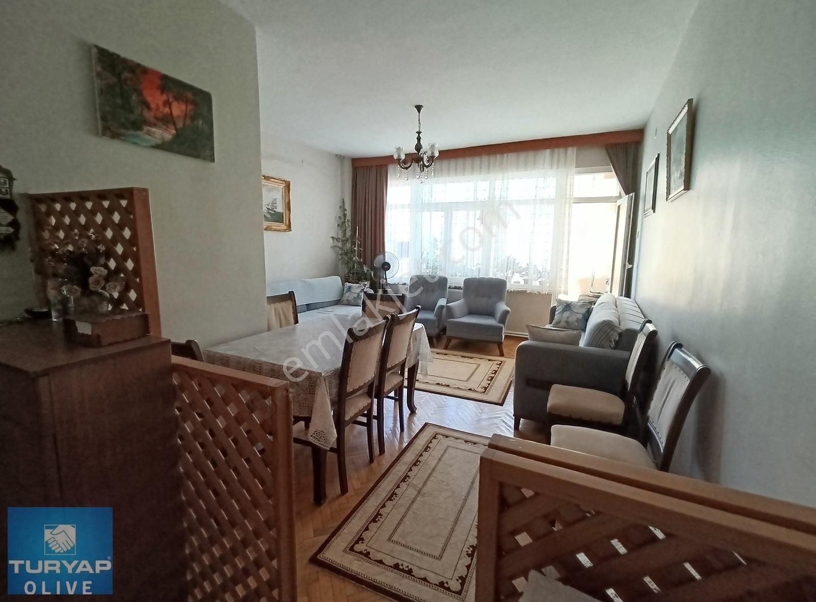 Fatih İskenderpaşa'da Satılık 3+1 Daire 1322 M2 Arsa Alanı Site - Görsel 3