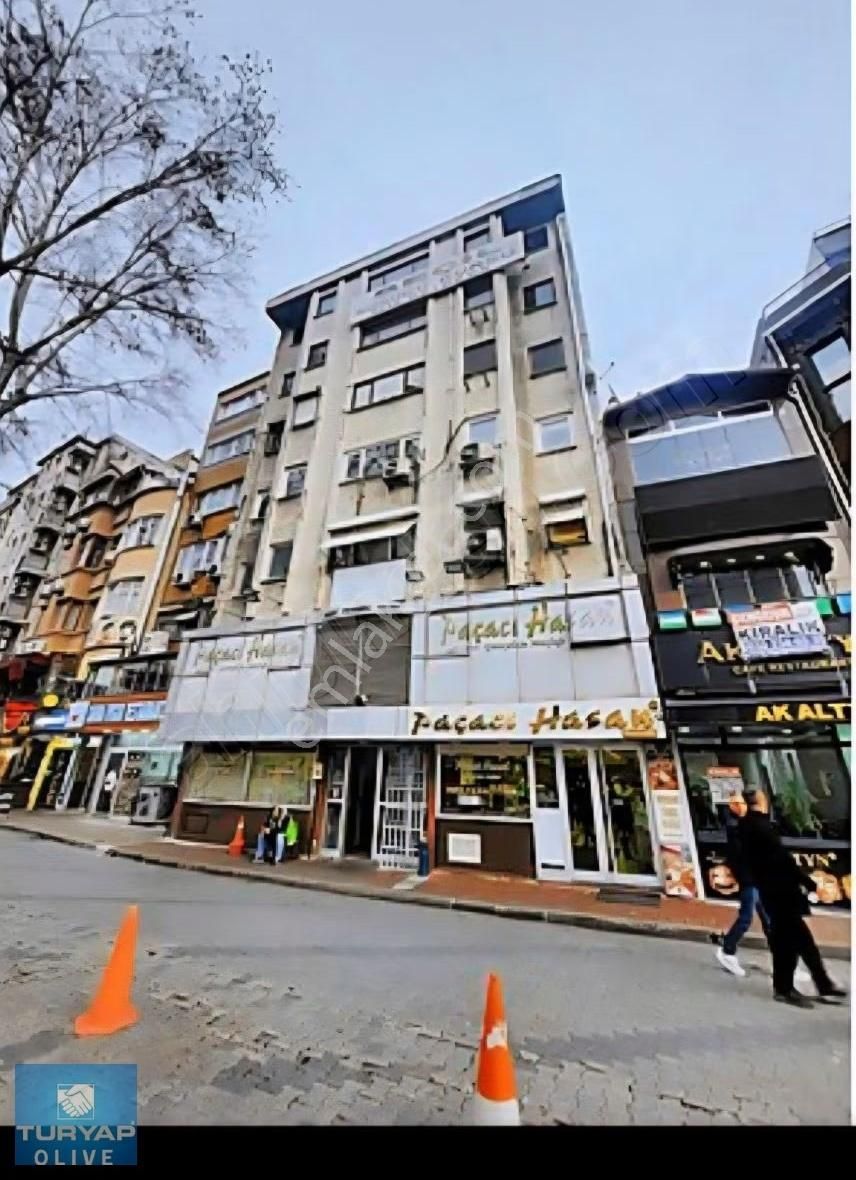 Aksaray Meydanda Kiralık 140 M2 Ofis-işyeri