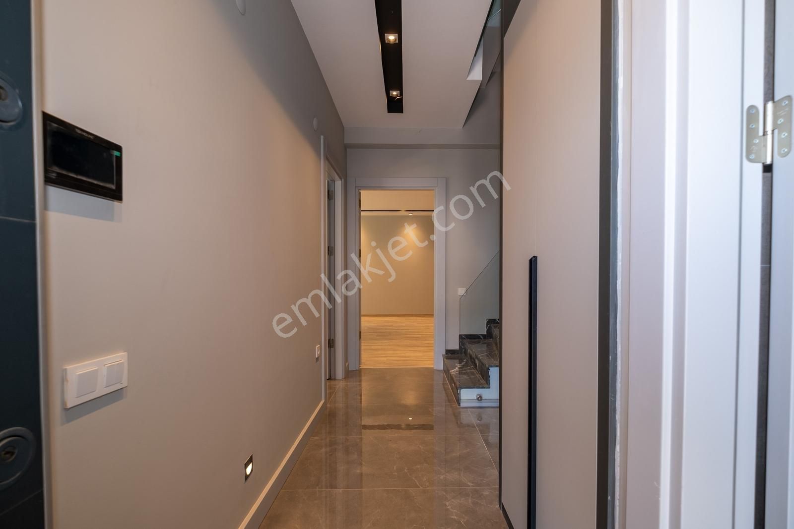 Denize Sıfır, Plajlı Sitede 3+1 Villalar - Görsel 7