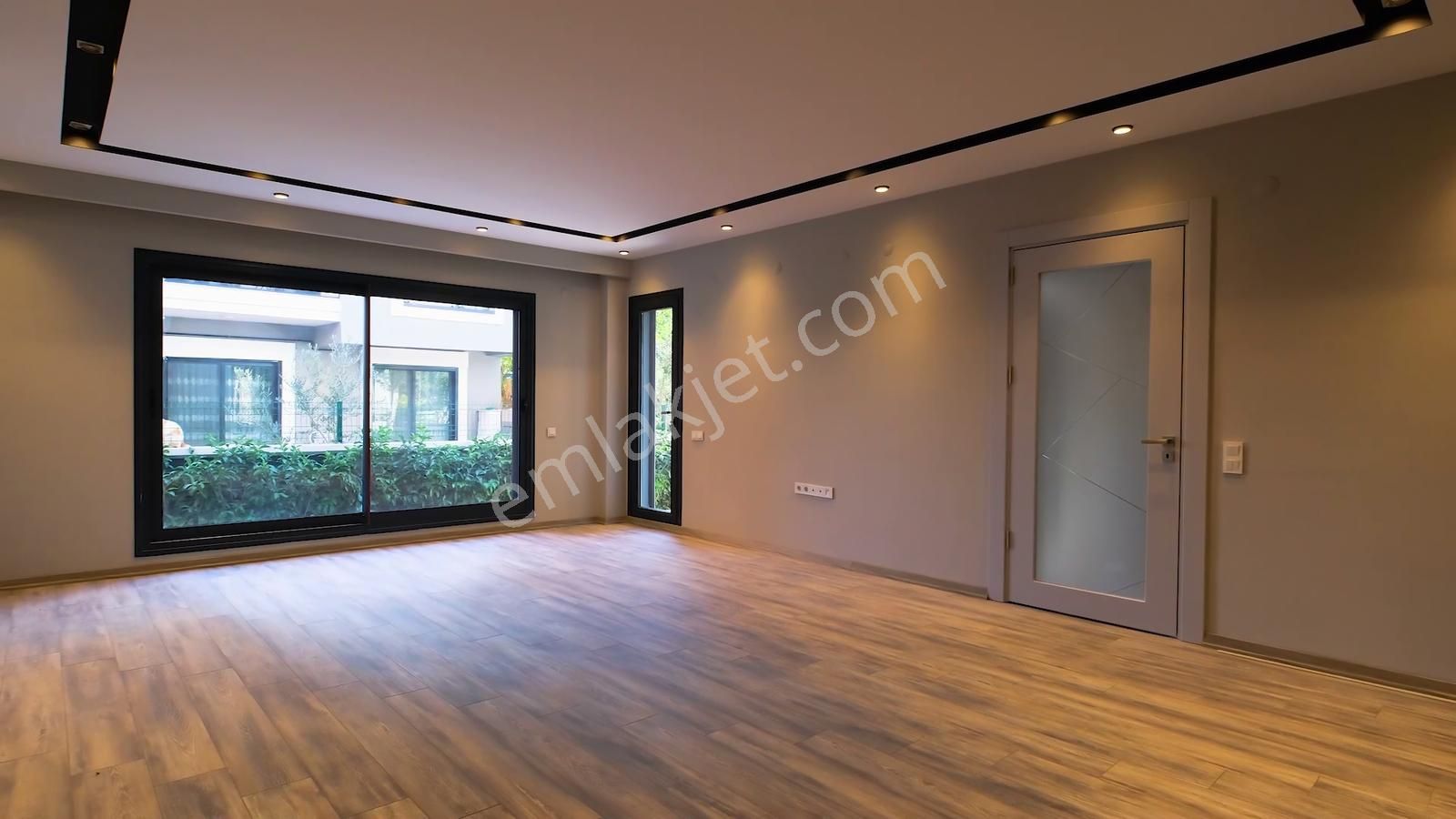 Denize Sıfır, Plajlı Sitede 3+1 Villalar - Görsel 29