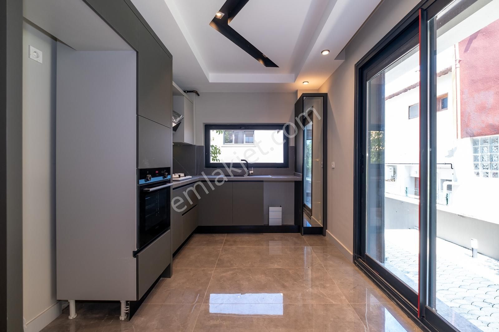 Denize Sıfır, Plajlı Sitede 3+1 Villalar - Görsel 12