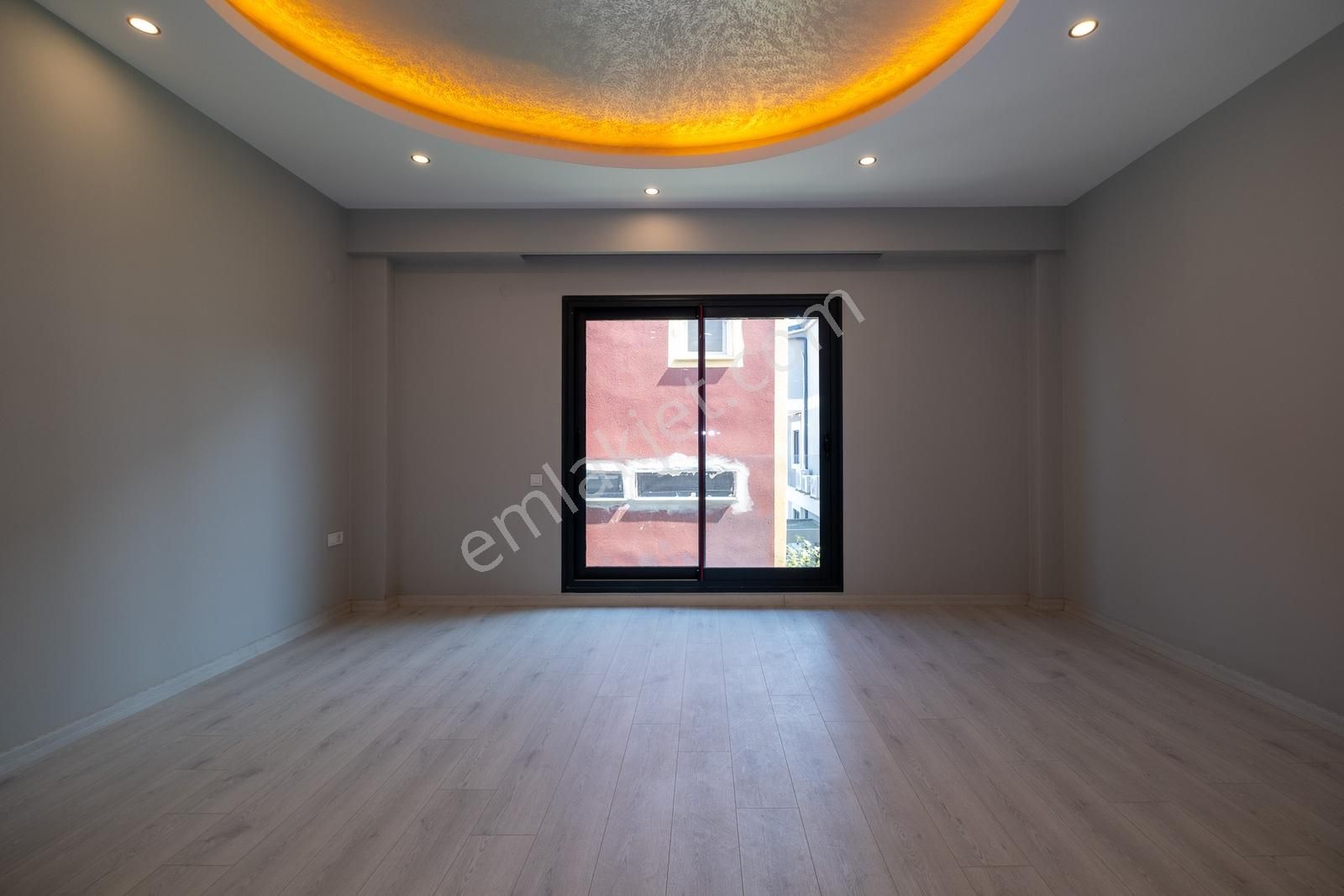 Denize Sıfır, Plajlı Sitede 3+1 Villalar - Görsel 25