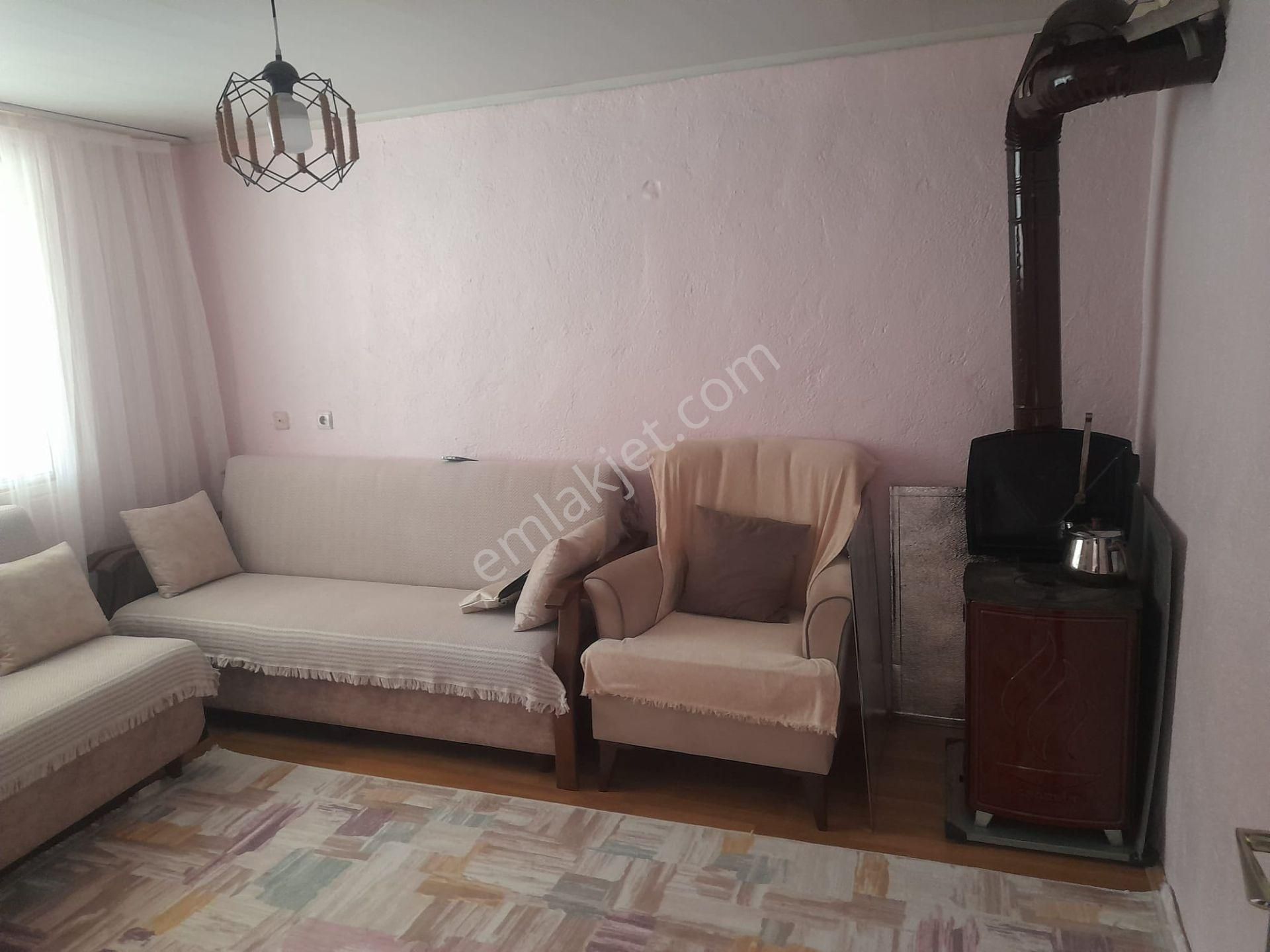 Turgutlu Çepnibektaş Mah Eşyalı Kiralık Müstakil Bahçeli Köy Evi 90m2 2+1 Oda - Görsel 6