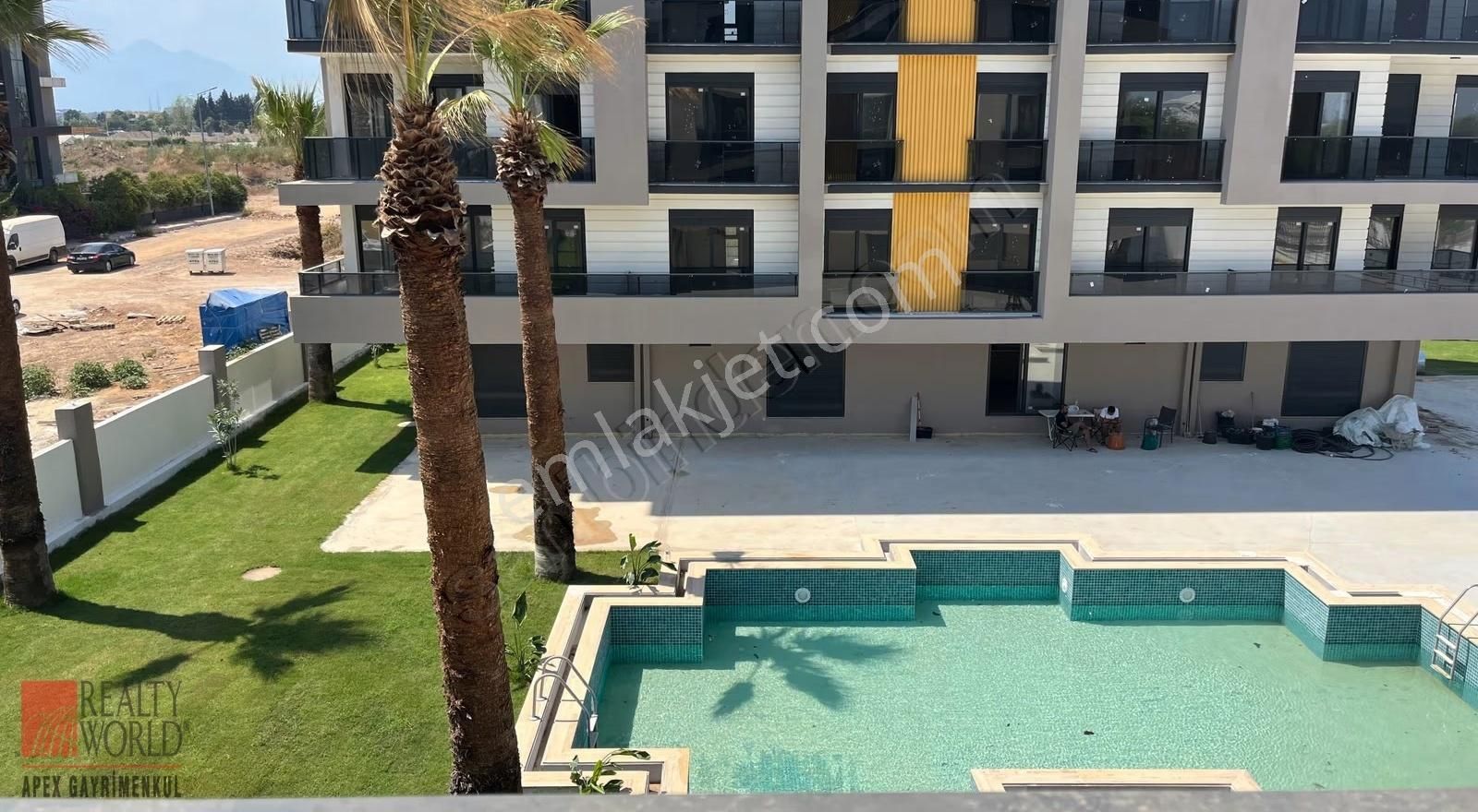 Göksu Riveria Rezidansda Katta 1+1 Fırsat İskanlı Daire - Görsel 11