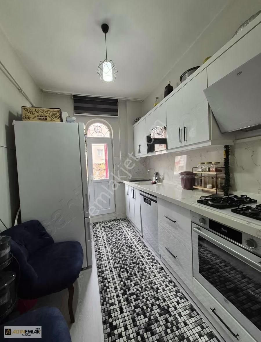 Mithatpaşa Mah. Cadde Üzeri İçi Yapılı 2+1 Satılık Daire - Görsel 4