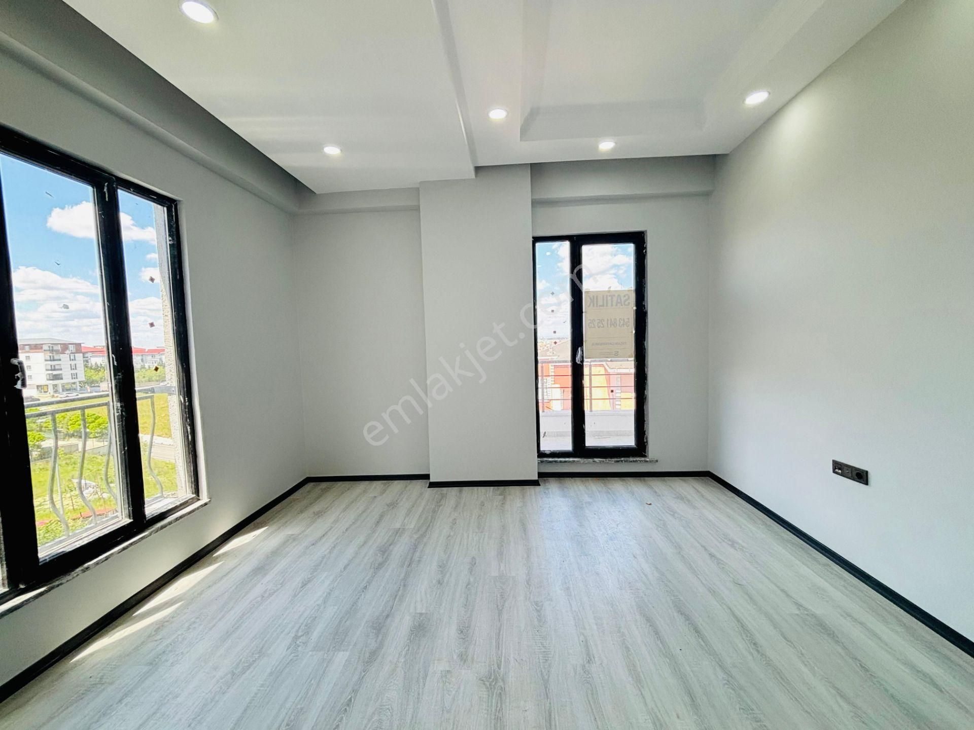 Güven'den Çerkezköyde İskanlı Ebv. Banyolu Sıfır 2+1 Daire