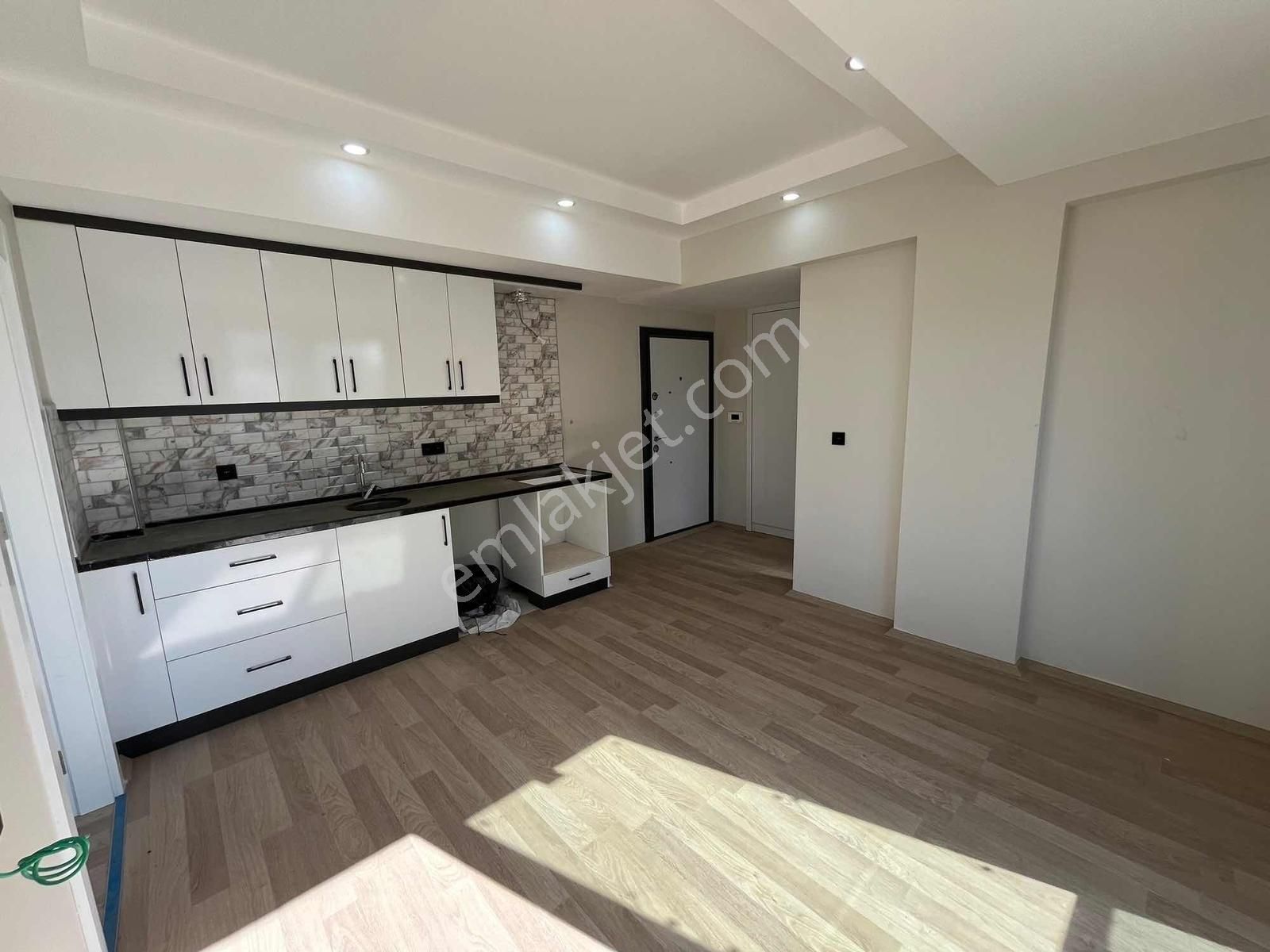 Kökce'den Kumluca Merkez De Satılık Lüks 1+1 Daire