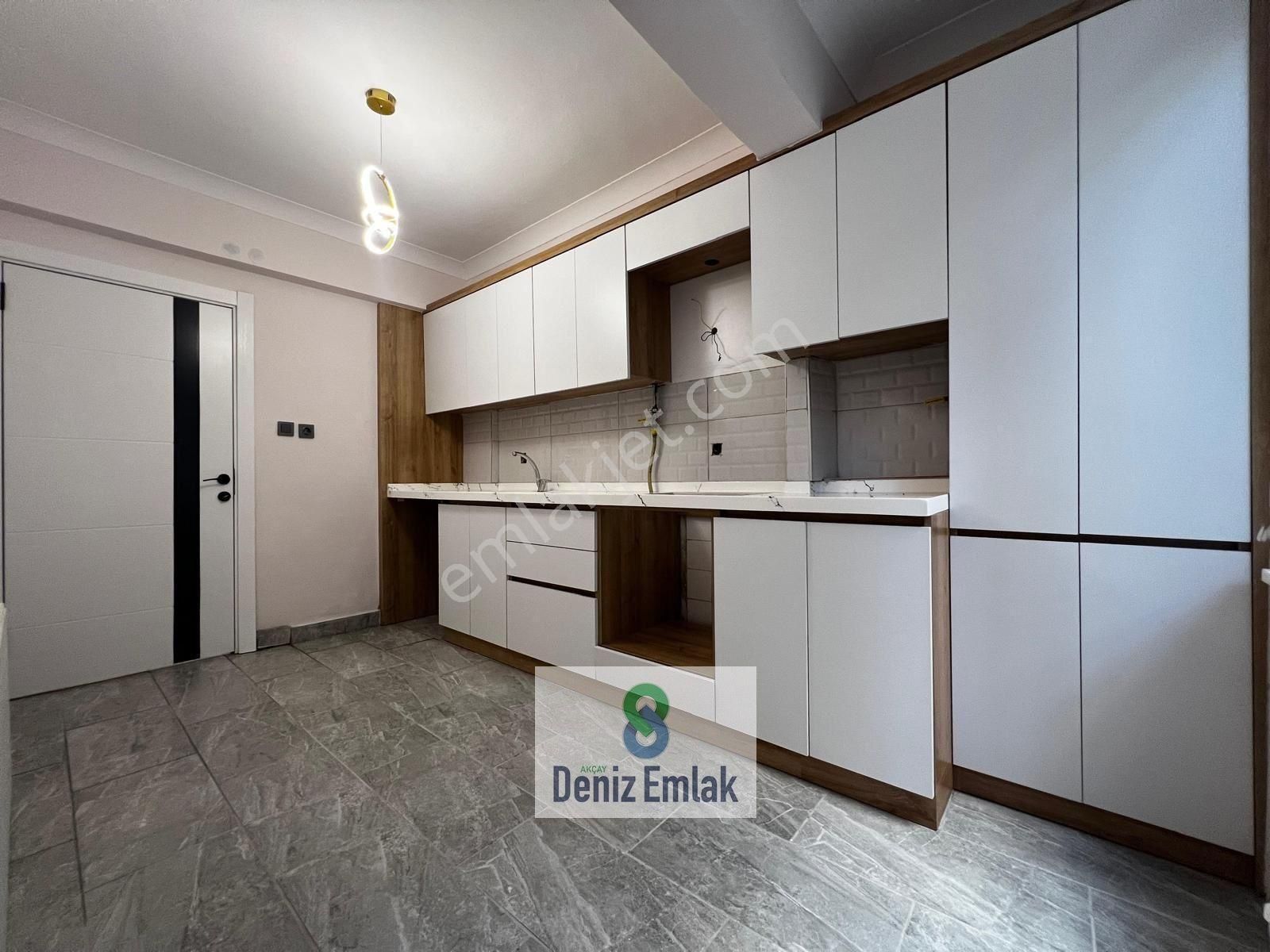 Denizden Akçayda Denize 100 M Masrafsız Satılık 2+1 Yazlık Daire.
