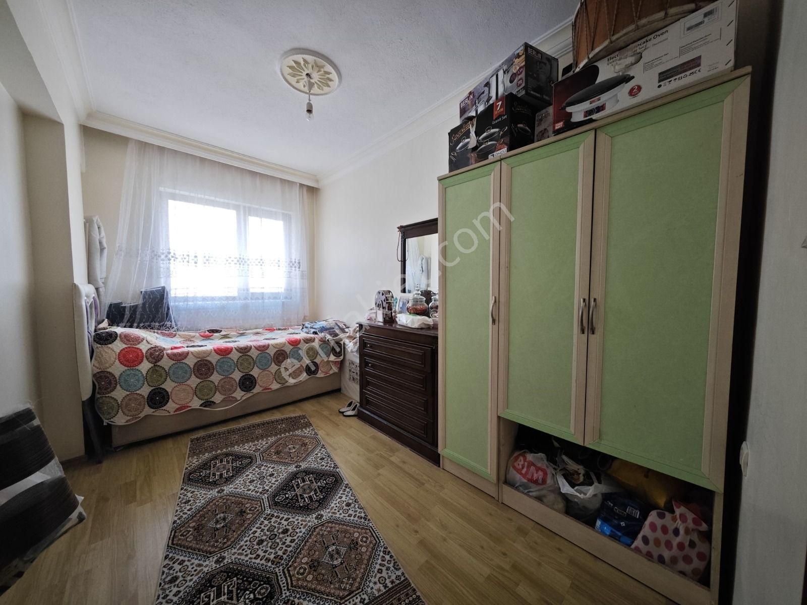 Başak'ta 3 Cephesi Güney Cephe 3 Balkonlu 3+1 Katta Satılık Daire !! - Görsel 12