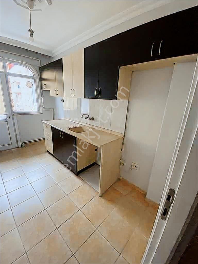 Avcılar Mimarsinan Cad. 3+1 110 M2 3. Kat - Görsel 10
