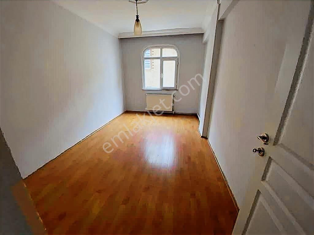 Avcılar Mimarsinan Cad. 3+1 110 M2 3. Kat - Görsel 9