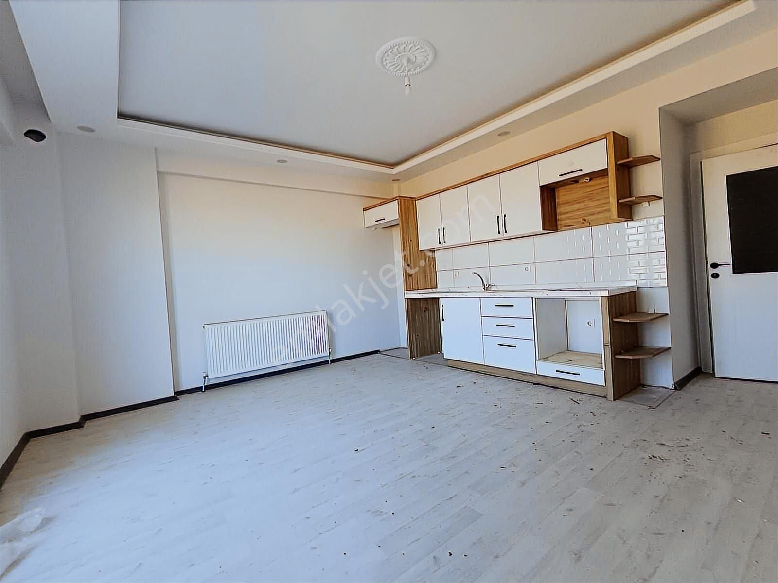 Sancak Emlaktan Mithatpaşada 1+1 Sifir Daire... - Görsel 16