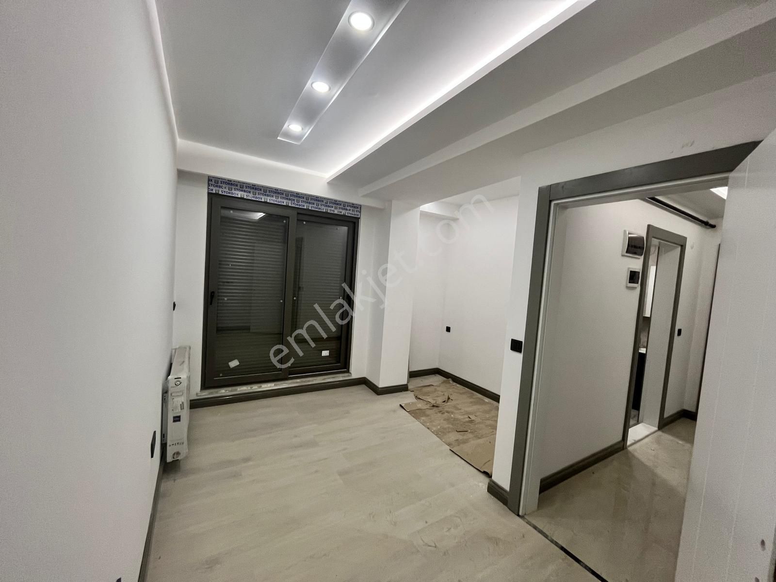 Bahçelievler 'de Denize Yürüme Mesafesinde Arakat Lüks Daire - Görsel 3