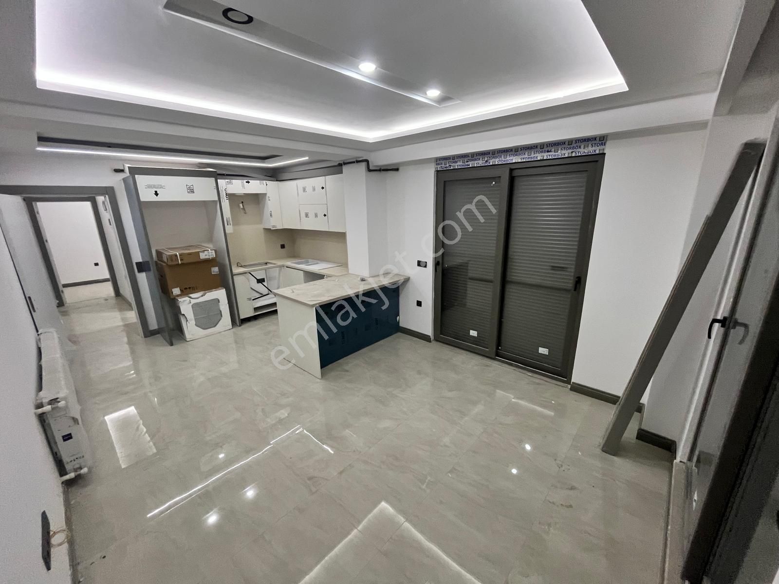 Bahçelievler 'de Denize Yürüme Mesafesinde Arakat Lüks Daire - Görsel 2