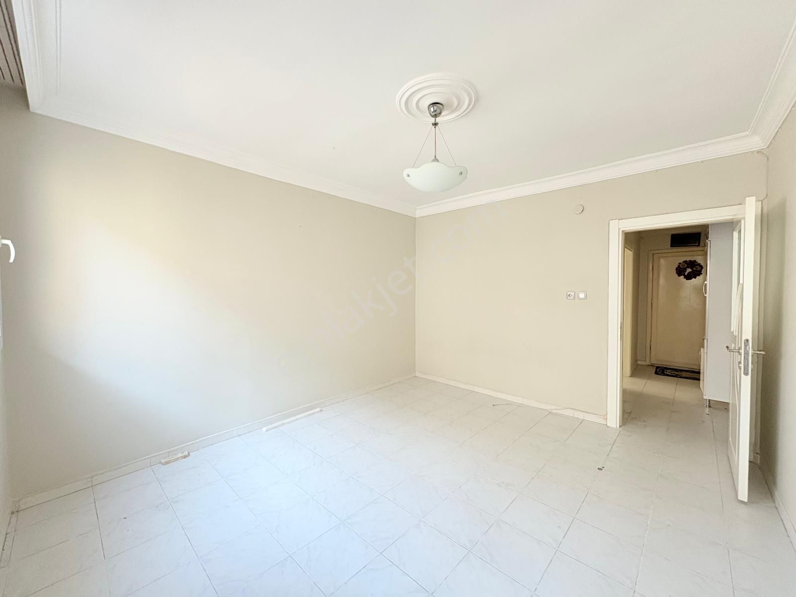 Prestij'den Bahçelievler'de Geniş Oturumlu Tertemiz 3+1 Daire - Görsel 9