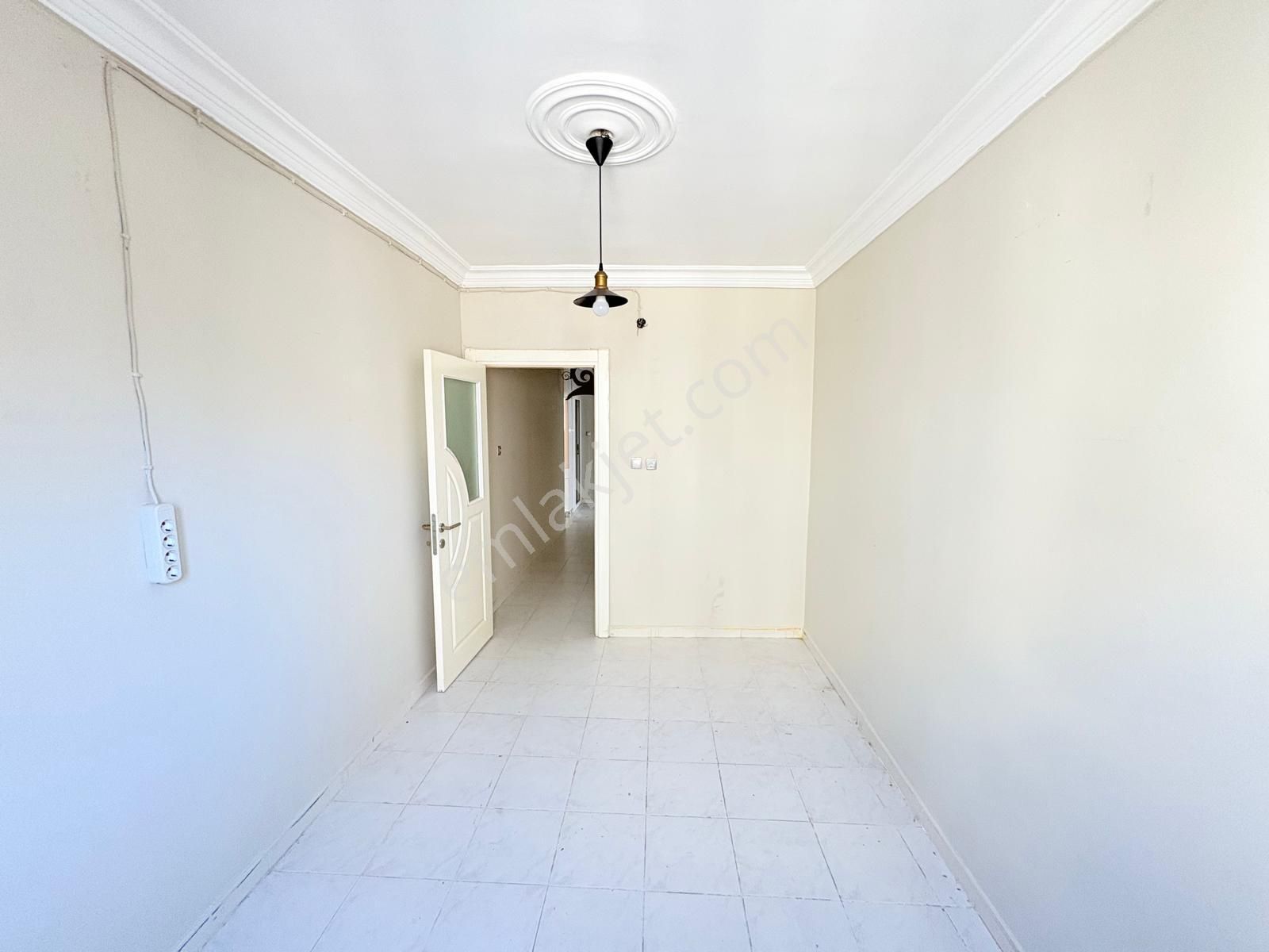 Prestij'den Bahçelievler'de Geniş Oturumlu Tertemiz 3+1 Daire - Görsel 15