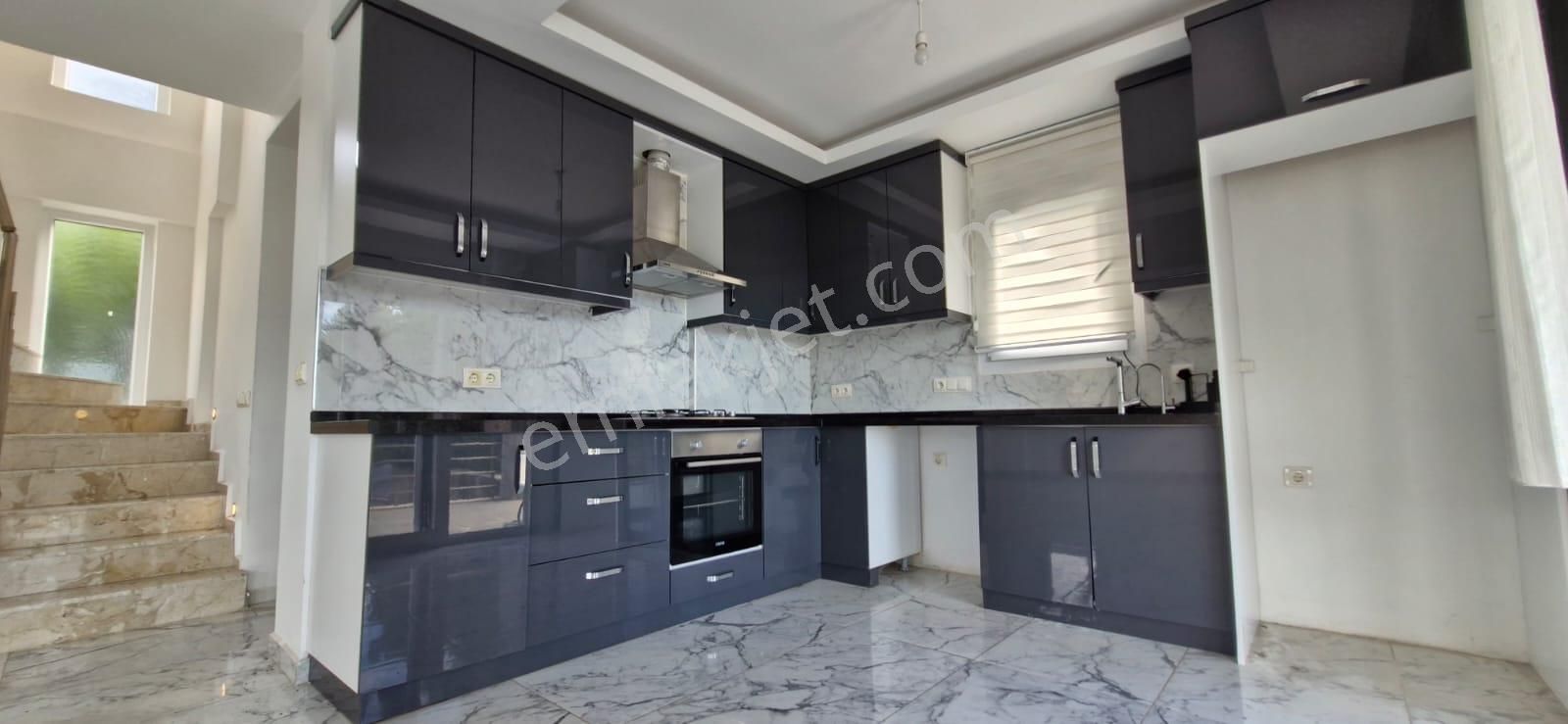 Goldhouse Dan Satılık Sahile Yakın Konumda Müstakil Villa 3+2 - Görsel 11